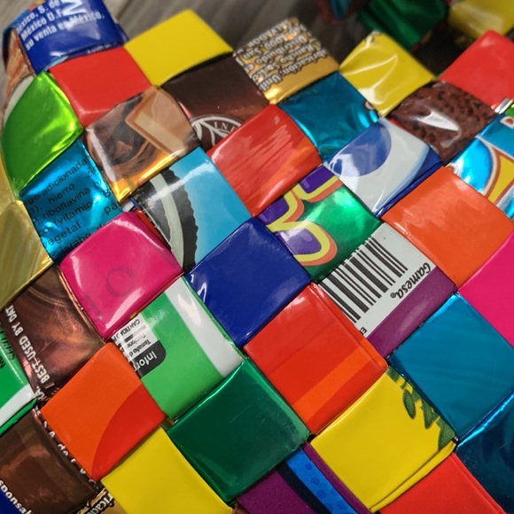 Handmade Wrapper Handbag - Picture 6 of 12